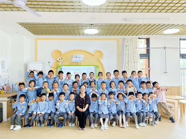 庐阳教育发展集团童兴融畅园：童心敬老 情暖重阳